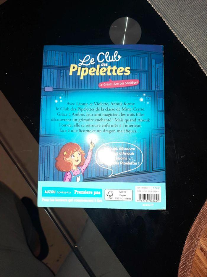 Le club des pipelettes - photo numéro 2