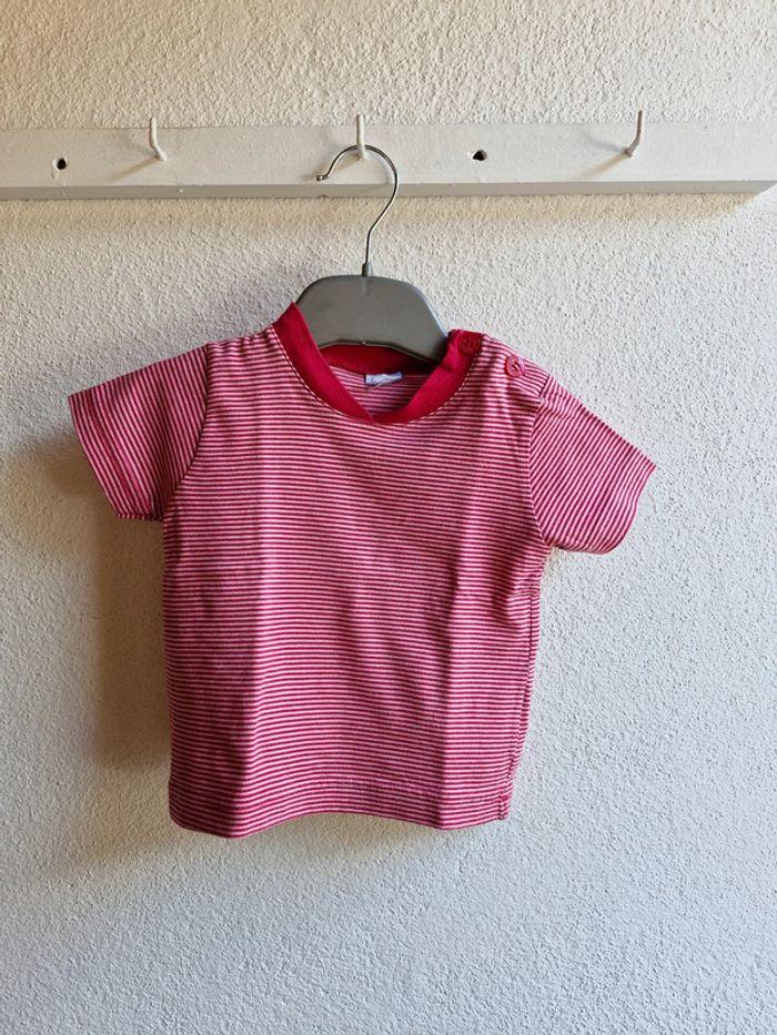 Ensemble 6 mois 67 cm Petit Bateau T-shirt rose à rayures, pantalon beige Très bon état - photo numéro 3