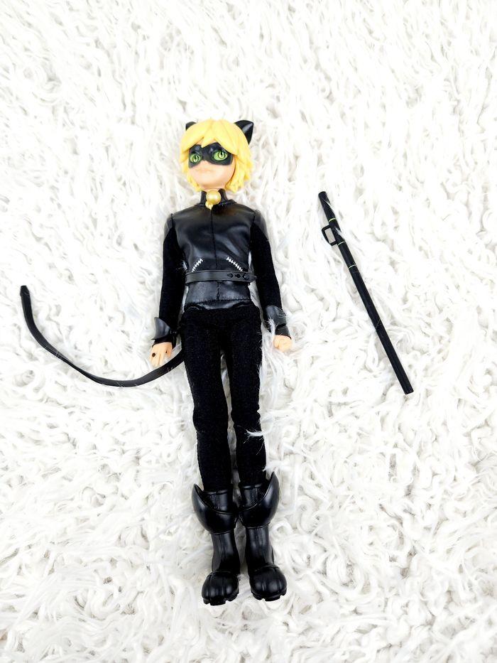 Lot de 3 poupées articulées :  Miraculous / Chat Noir et Vesperia  marque Bandai  🎅 - photo numéro 7