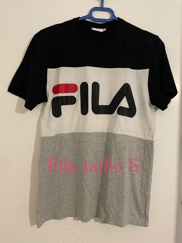 T-shirt à manches courtes gris noir et blanc fila taille S - photo numéro 1