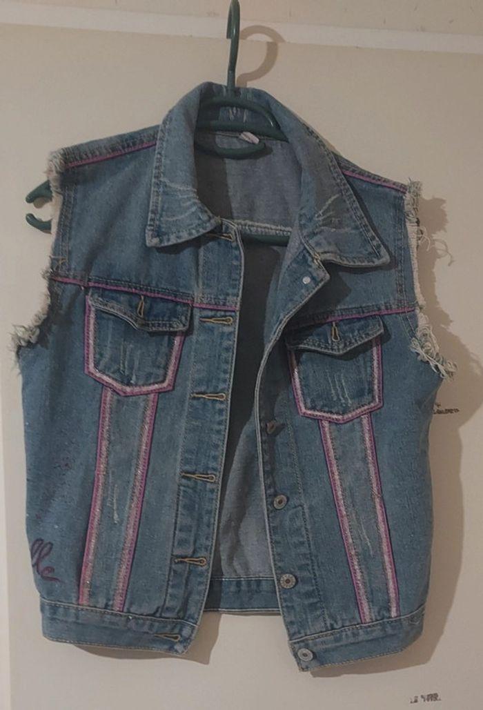 Veste jeans sans manche customiser - photo numéro 4