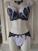 Ensemble lingerie neuf parme 90D et L en bas