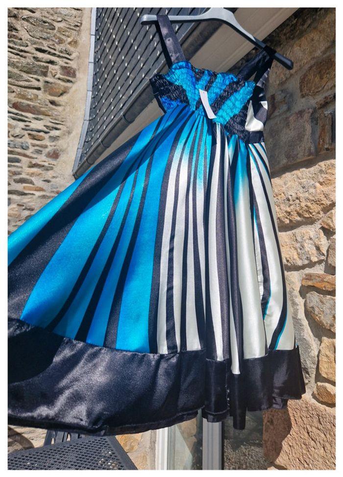 Superbe robe neuve,  forme parapluie, tons noir et turquoise, marque Meggie, taille 40 - photo numéro 5