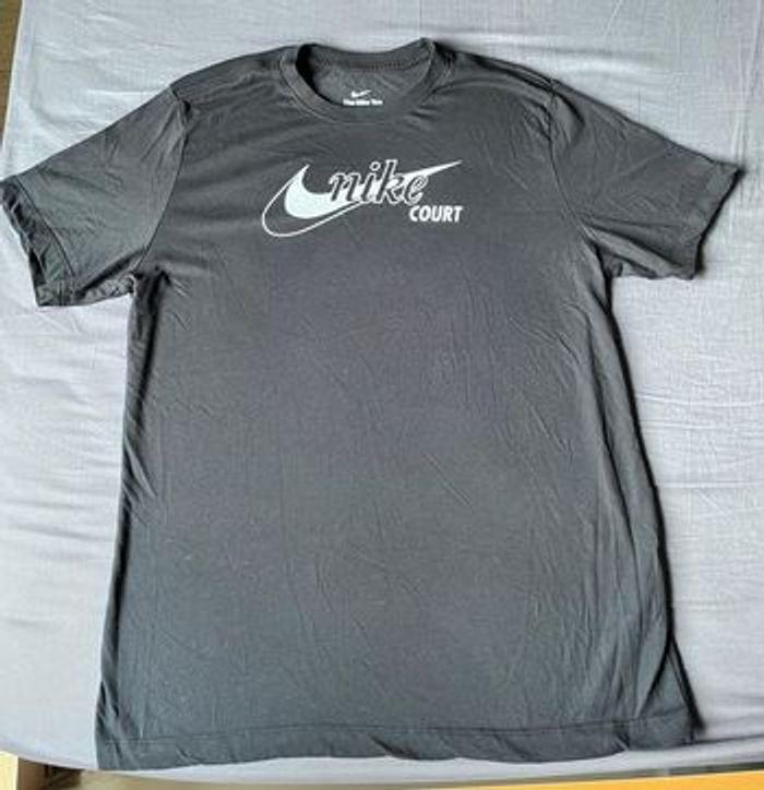 T-shirt Nike Court Dry-fit neuf - photo numéro 1