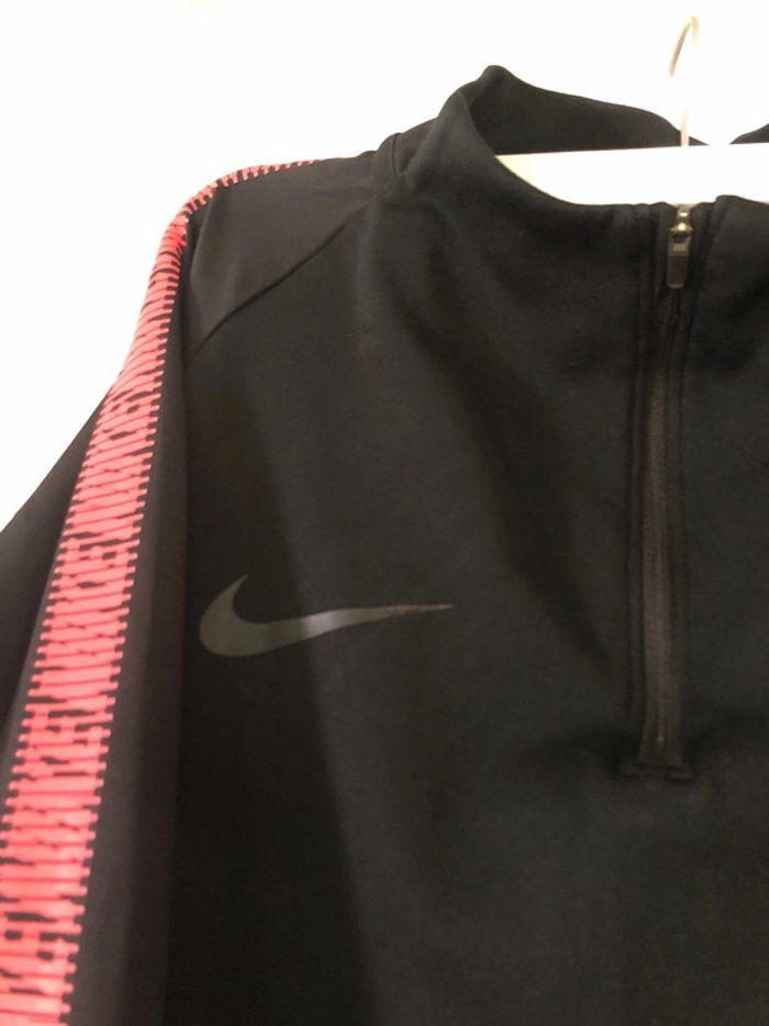 Haut de survêtement Nike . Taille M - photo numéro 3