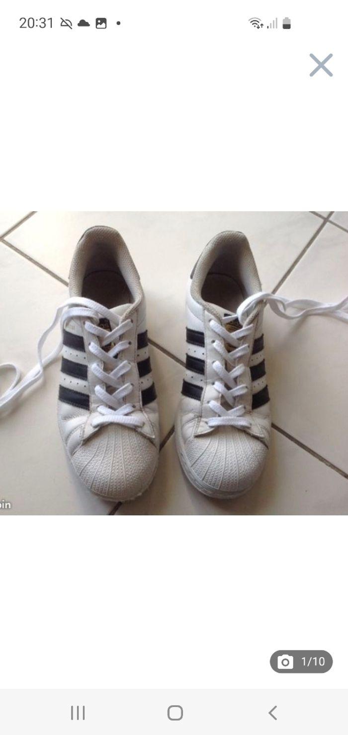 Baskets Adidas Superstar blanches et noires 37 1/3 (38) - photo numéro 1