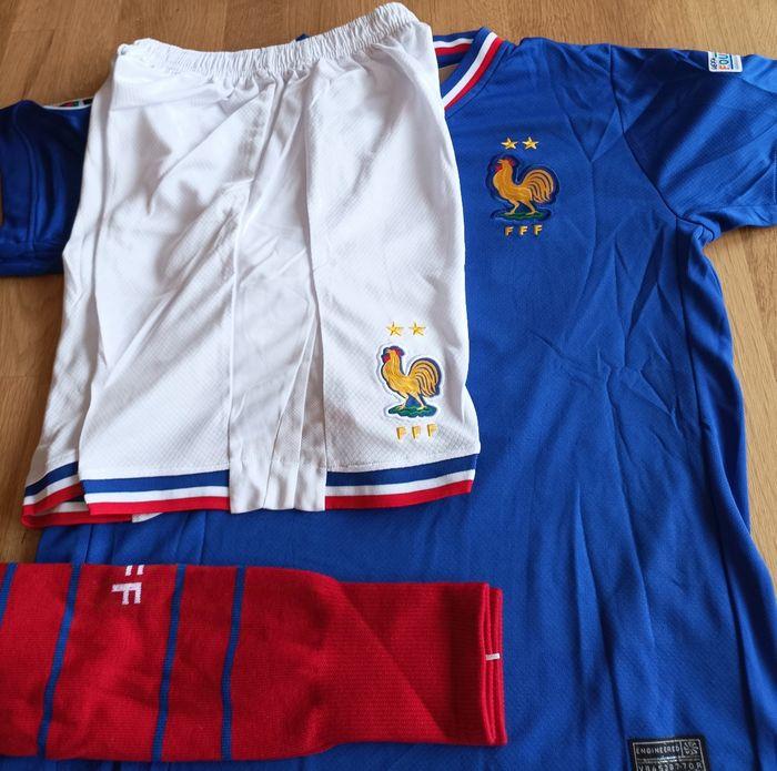 Maillot Barcola France taille 13/ 14 ans modèle Euro 2024 - photo numéro 3