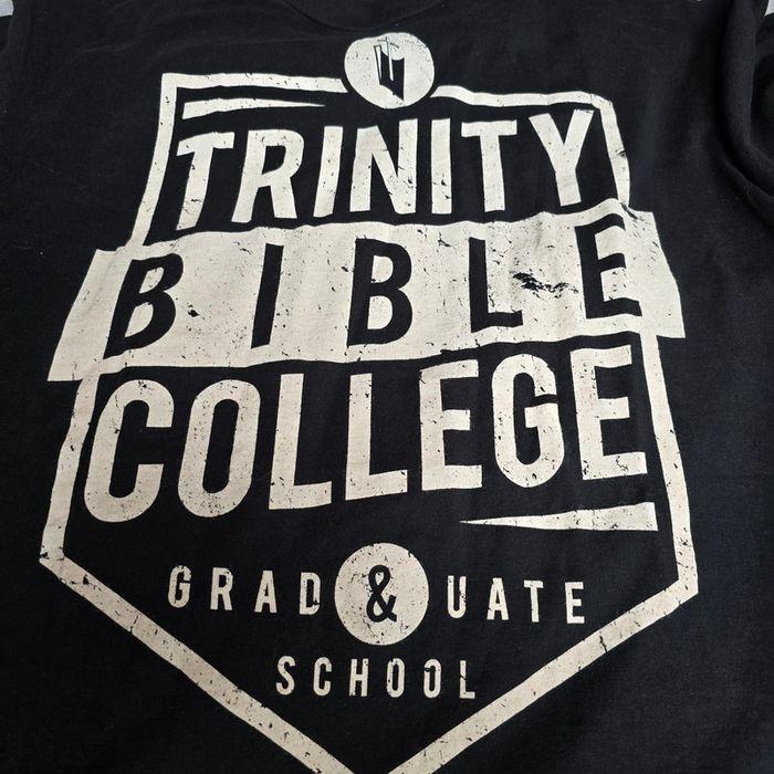 T-shirt trinity bible college - photo numéro 1