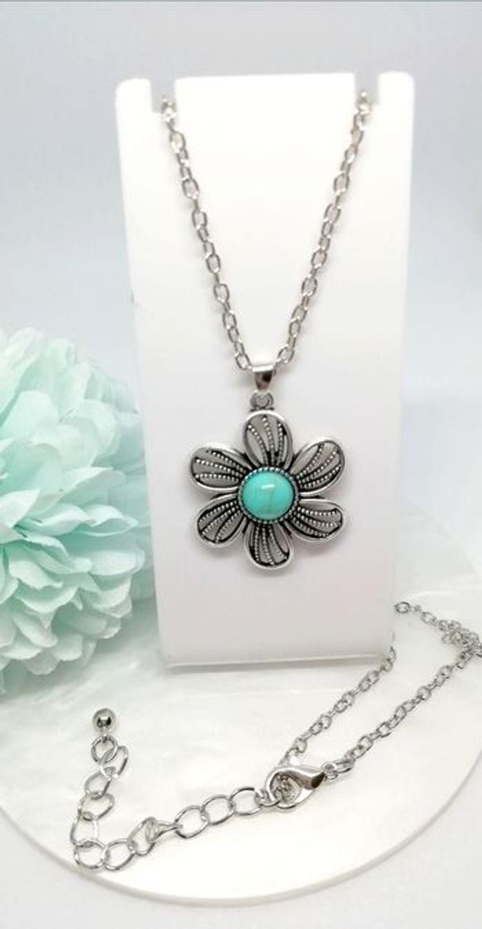 Joli collier floral de style ethnique turquoise - photo numéro 3