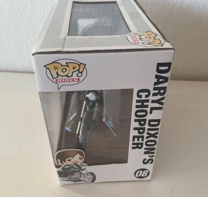 Lot Funko pop Daryl Dixon et sa moto - photo numéro 7