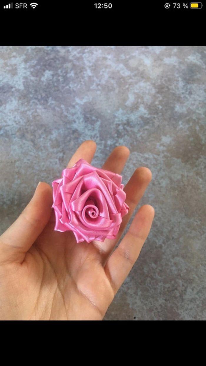 broche à cheveux fleur rose - photo numéro 1