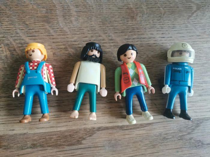 Lot de 4 personnages Playmobil - photo numéro 1