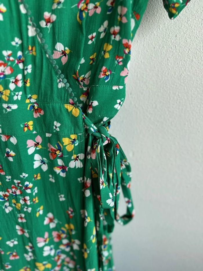 Robe La Petite Française, coupe portefeuille vert à motifs floraux  t40 - photo numéro 5