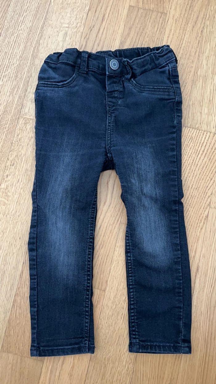 Jean noir délavé H&M slim fit - photo numéro 1