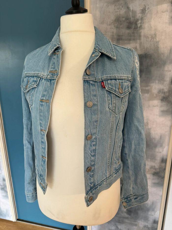 Veste en jeans Levis broderies manches Taille XS - photo numéro 1