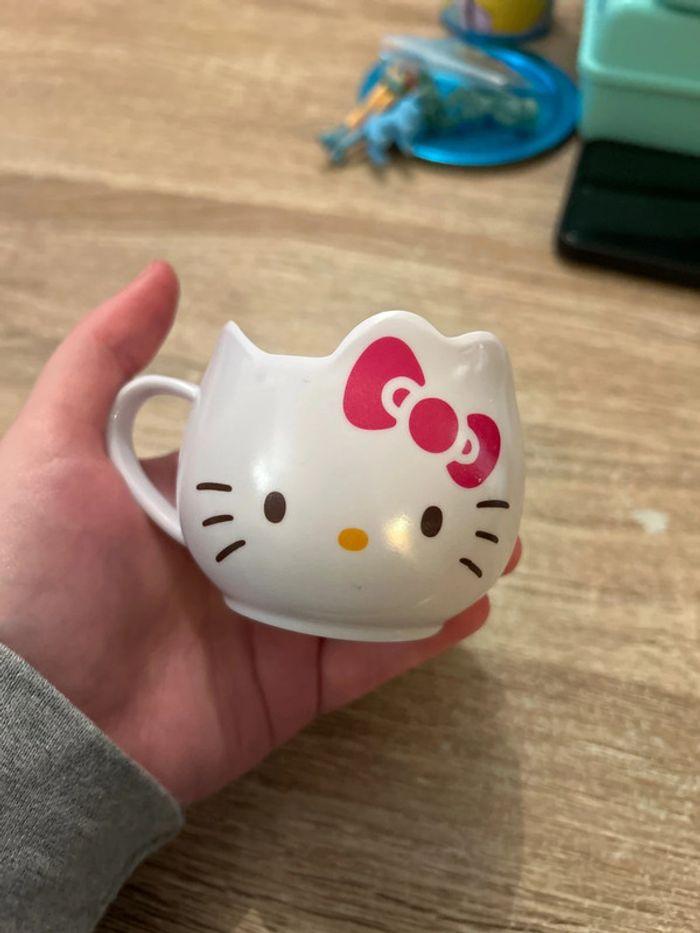 Tasse hello kitty - photo numéro 1