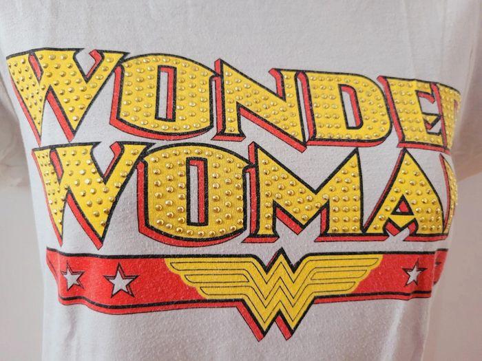 Tee shirt officiel DC universe Wonder Woman blanc strass paillettes - photo numéro 4