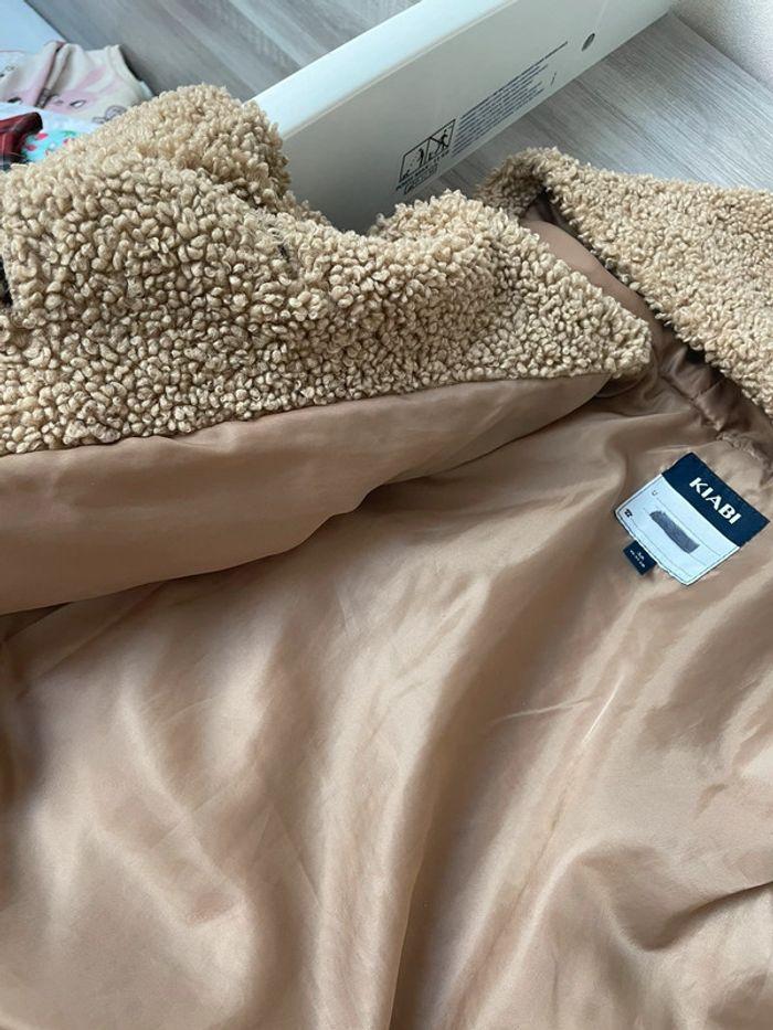 Manteau en fourrure mouton beige marron kiabi bb 3 ans - photo numéro 8