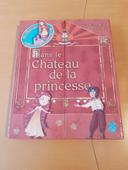 Livre coffret Dans le château de la princesse en excellent état