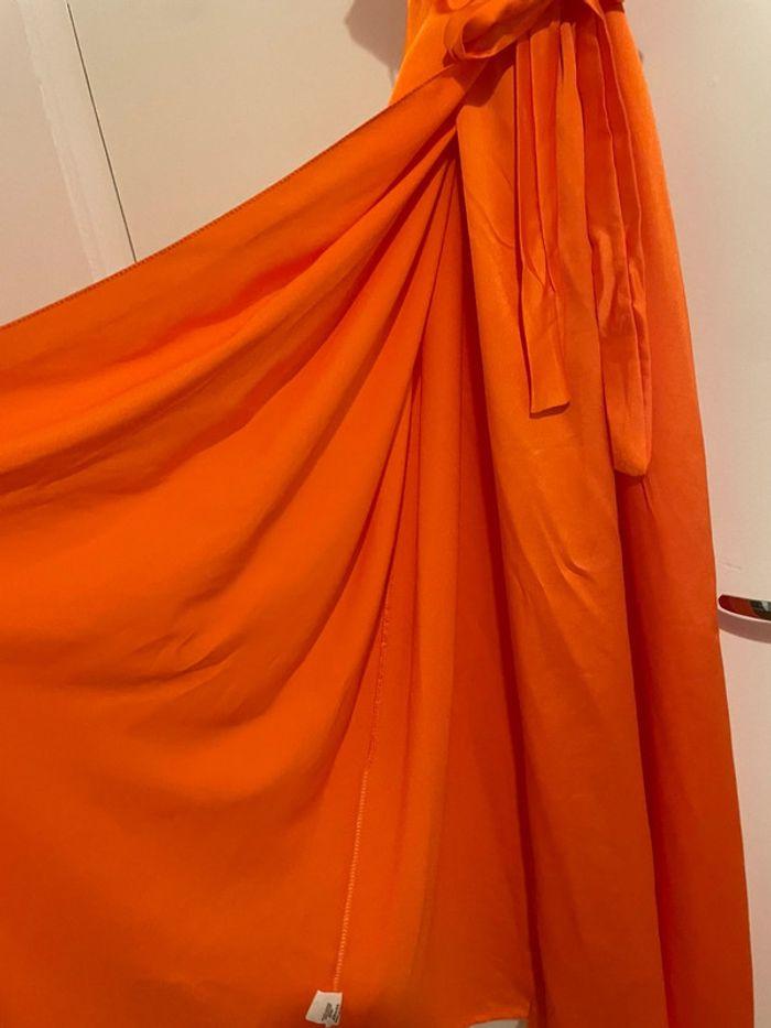 Robe longue satin orange - photo numéro 4