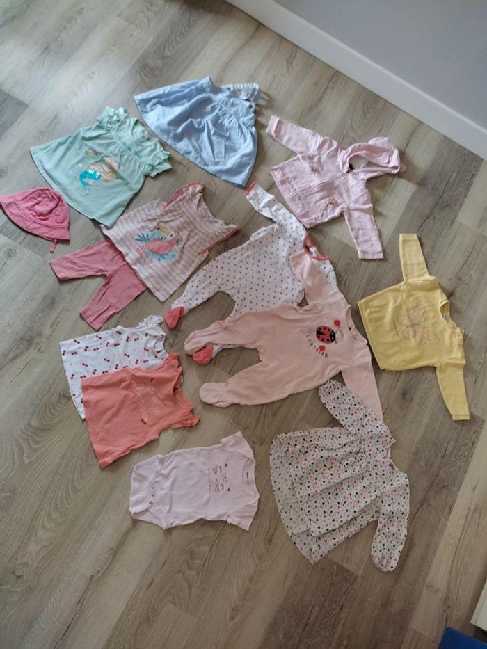 Lot vêtements bébé 18 mois été - photo numéro 1