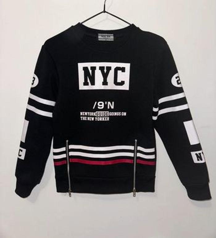 Pull NYC garçon taille 12 ans ! - photo numéro 1