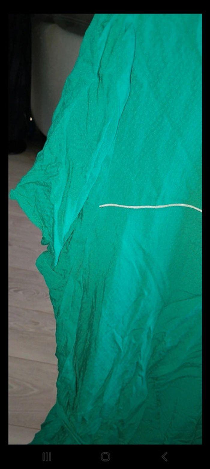 Robe verte Camaïeu taille 44 neuve jamais portée. Liseré doré. - photo numéro 2