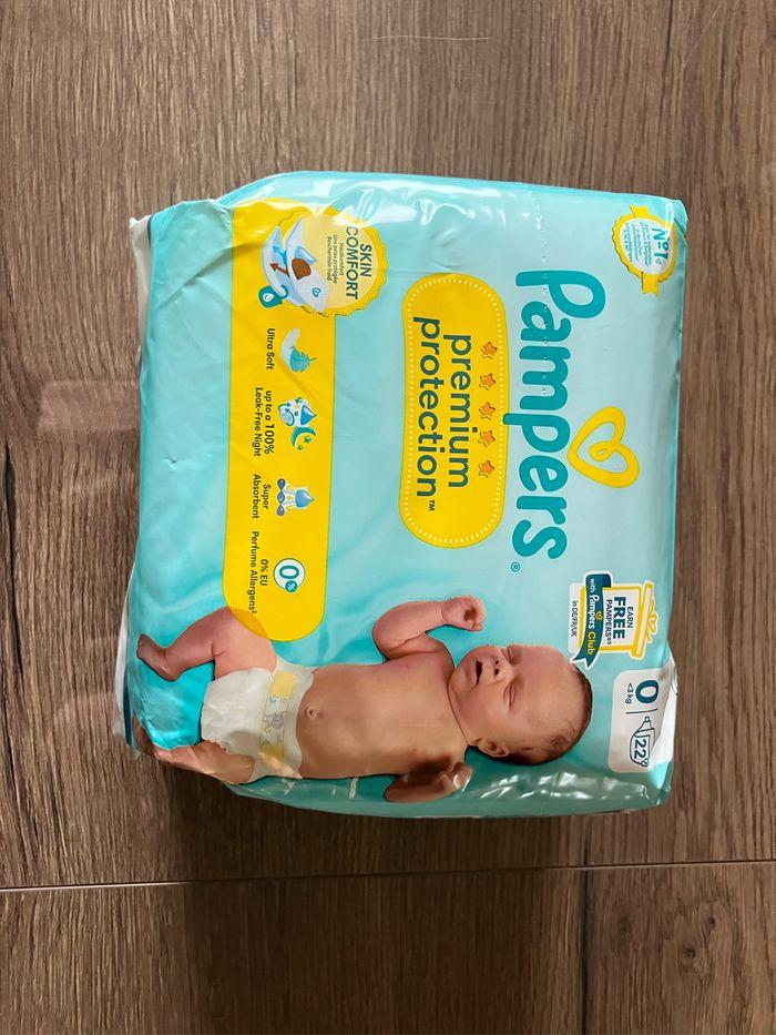 Couches Pampers taille 0