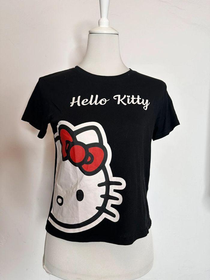 Tee shirt Hello Kitty taille 14 ans - photo numéro 1