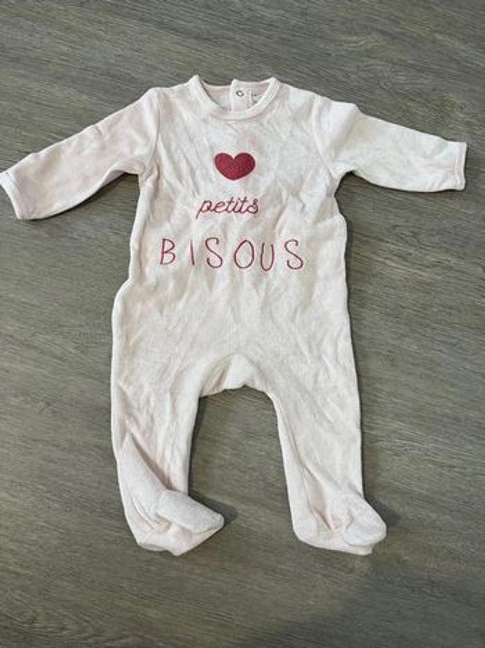 Pyjama en velour « Petits bisous » Kiabi 6 mois - photo numéro 1