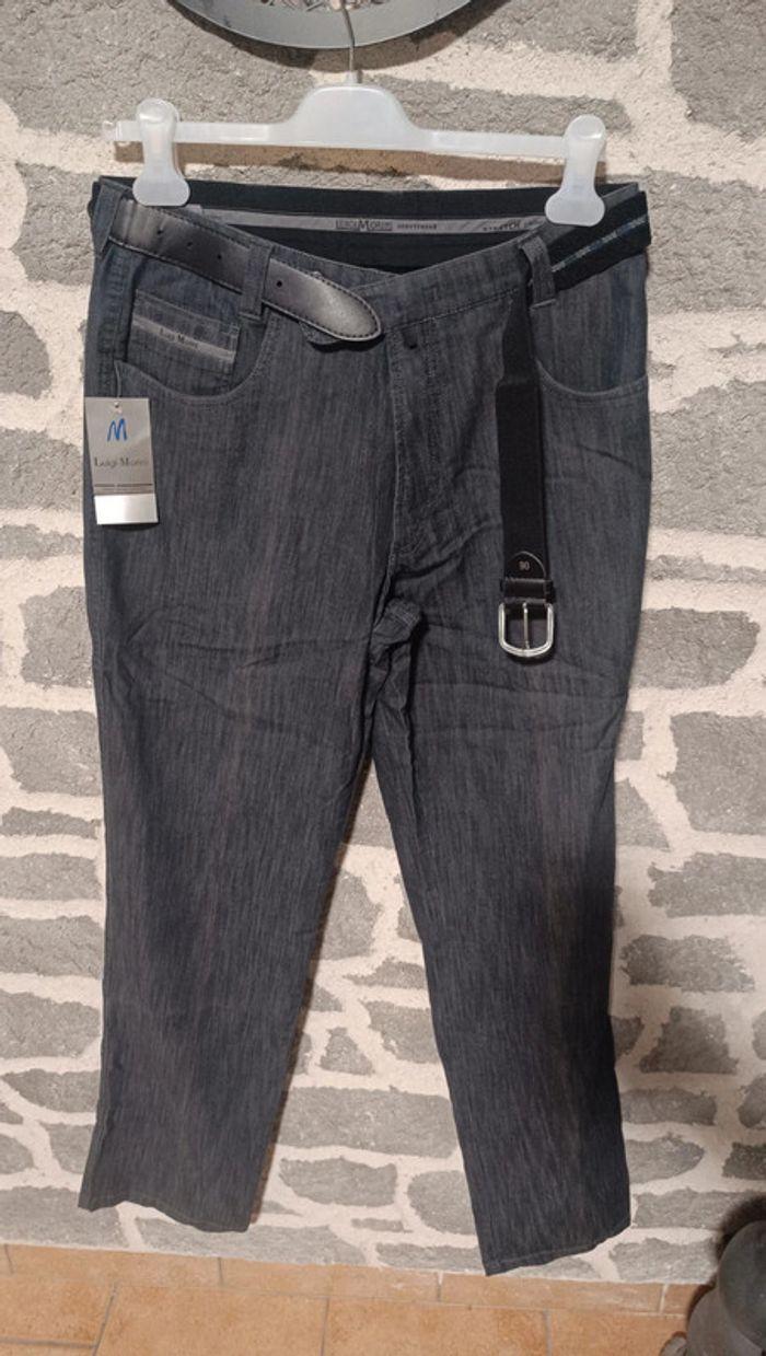 Jeans neuf taille 44 - photo numéro 1