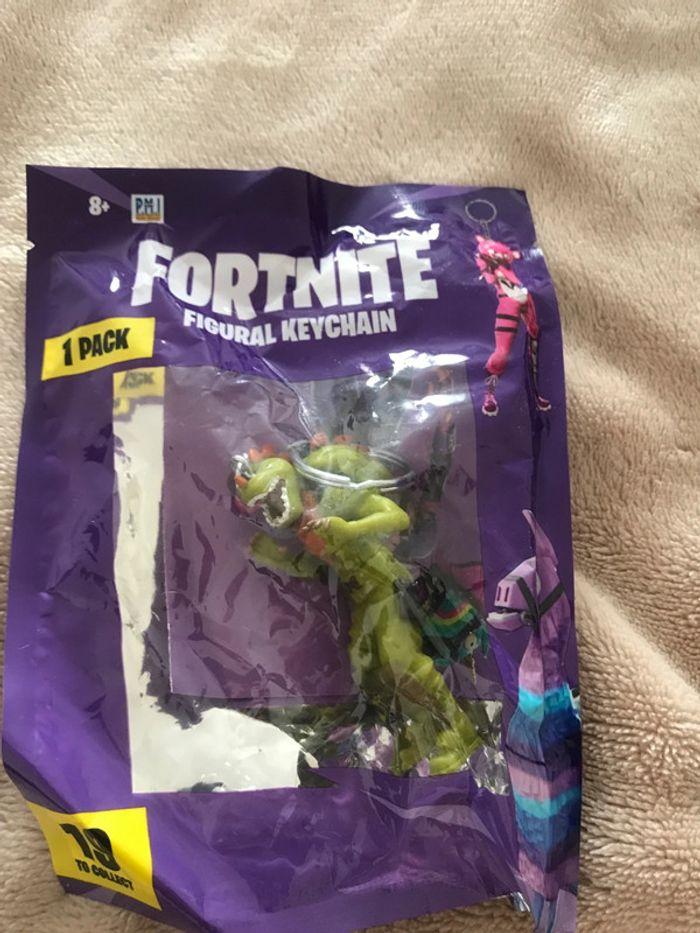 Figurine fornite le lot - photo numéro 1