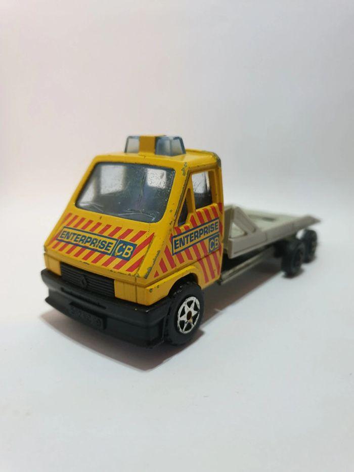 Renault Master T35  Dépanneuse 1984 + Majorette Gratuite - photo numéro 1