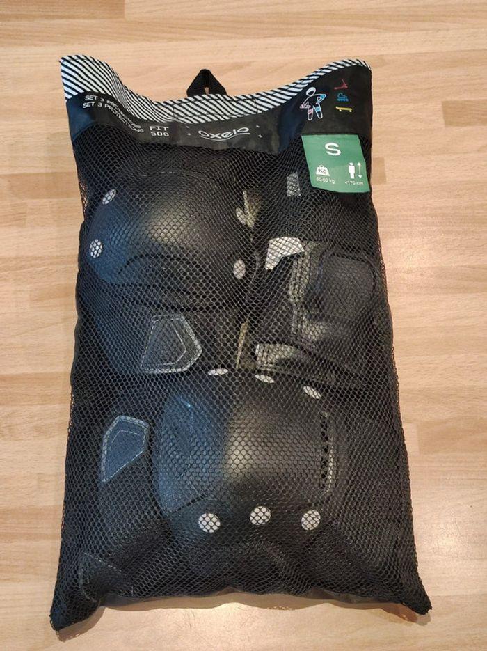 Set 3 protections fit 500 Decathlon Oxelo taille s roller skate trottinette neuf - photo numéro 3