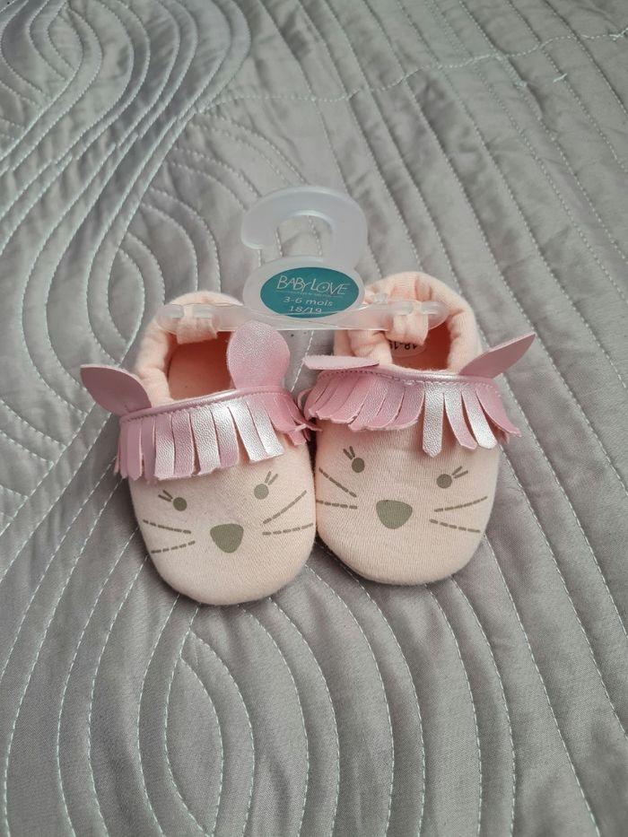 Chaussons bébé fille 3-6 mois neuf