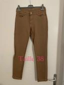 Pantalon extensible beige taille haute coupe skinny taille 38