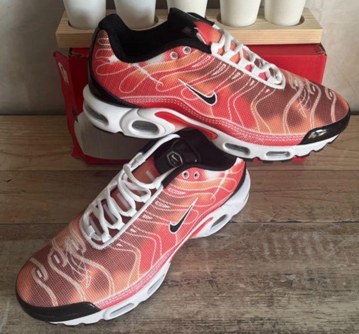 Nike TN, taille 43, corail et blanc - photo numéro 7