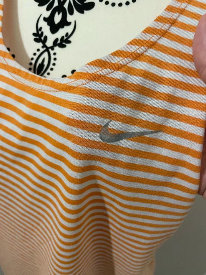 Débardeur de sport ample orange rayé blanc dos croisé Nike dry fit taille M - photo numéro 2