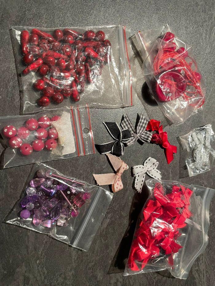 Lot perles rouge et rose - photo numéro 1