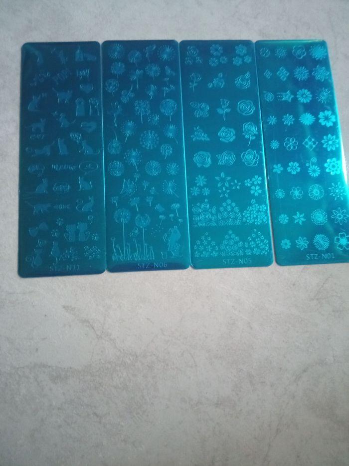 Lot plaques stamping