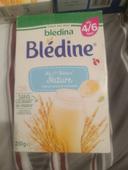 Lot boite dufferentes cereales biberons des 4/6 moid