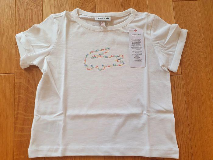 T-Shirt "Lacoste" blanc  pour fille 4 ans neuf sous blister. - photo numéro 7