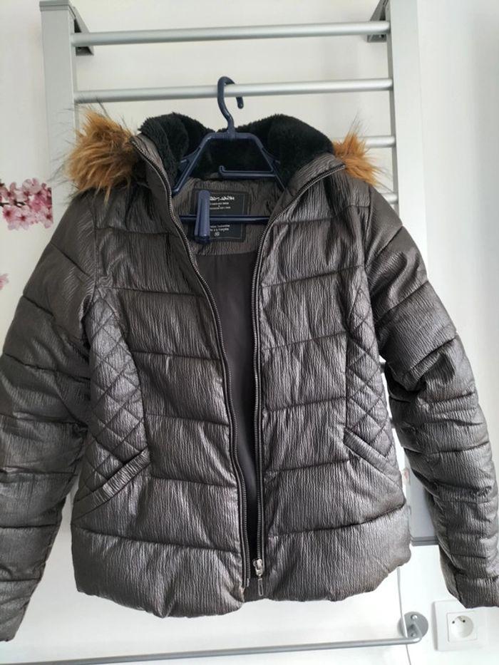 Manteau blouson doudoune à capuche fourrure marron foncé glacé irisé Teddy Smith taille XS - photo numéro 2