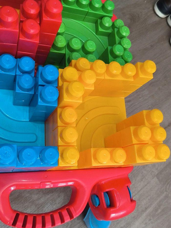 Méga bloks table de jeu pliable avec briques style Lego - photo numéro 3