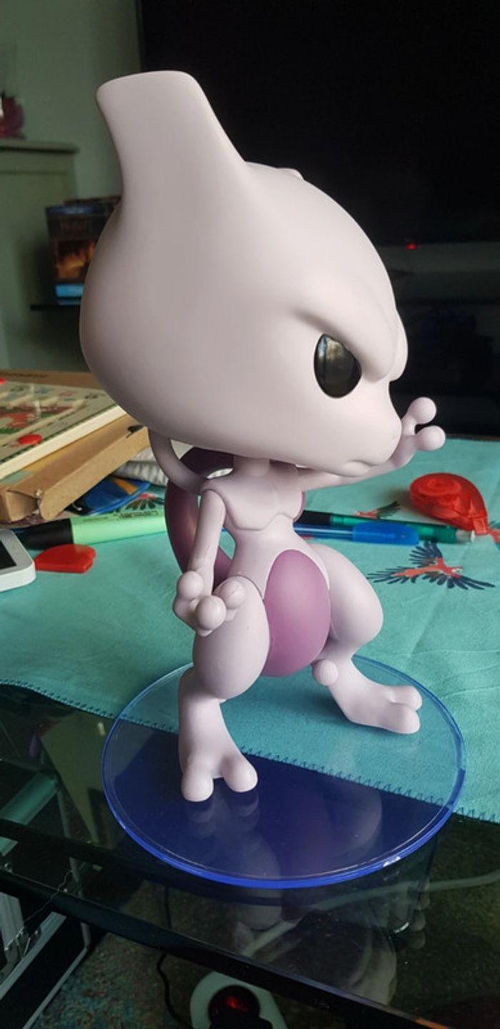 Funko pop jumbo Mewtwo - photo numéro 12