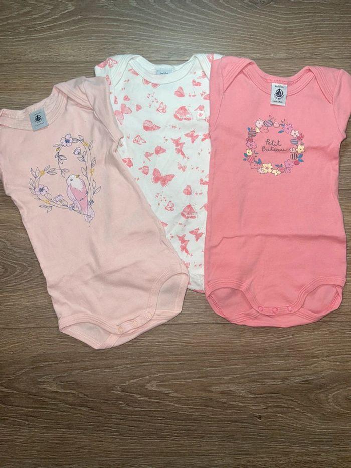 Lot de 3 bodies petit bateau taille 6 mois - photo numéro 1