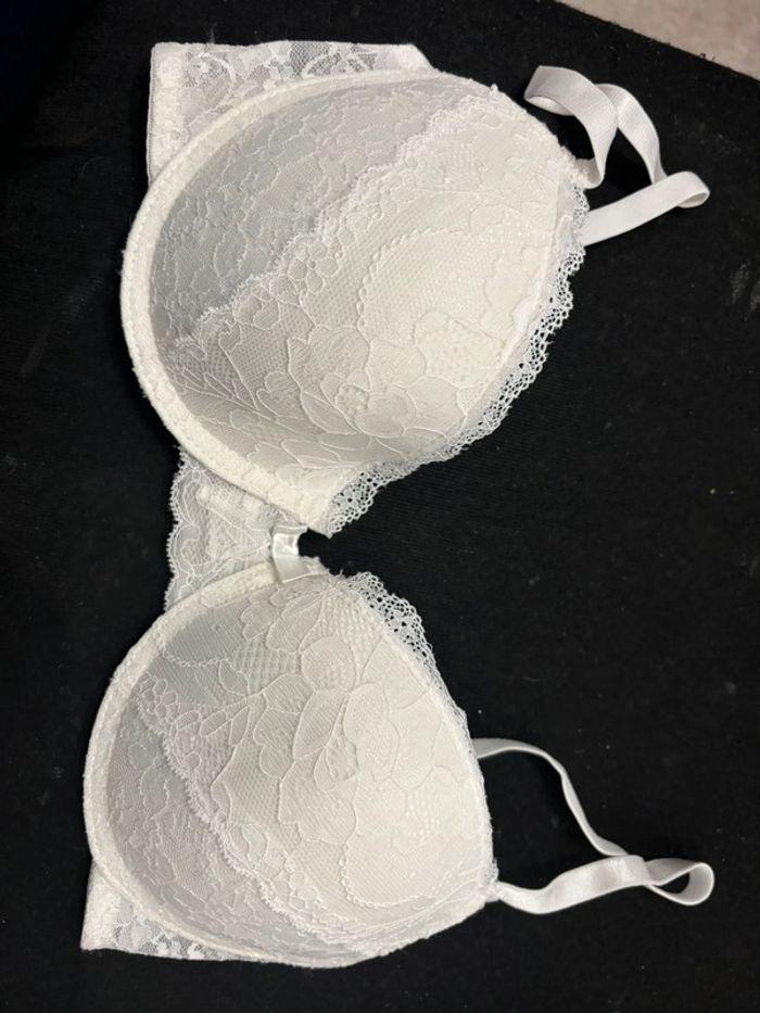 Soutien gorge blanc 85D - photo numéro 1