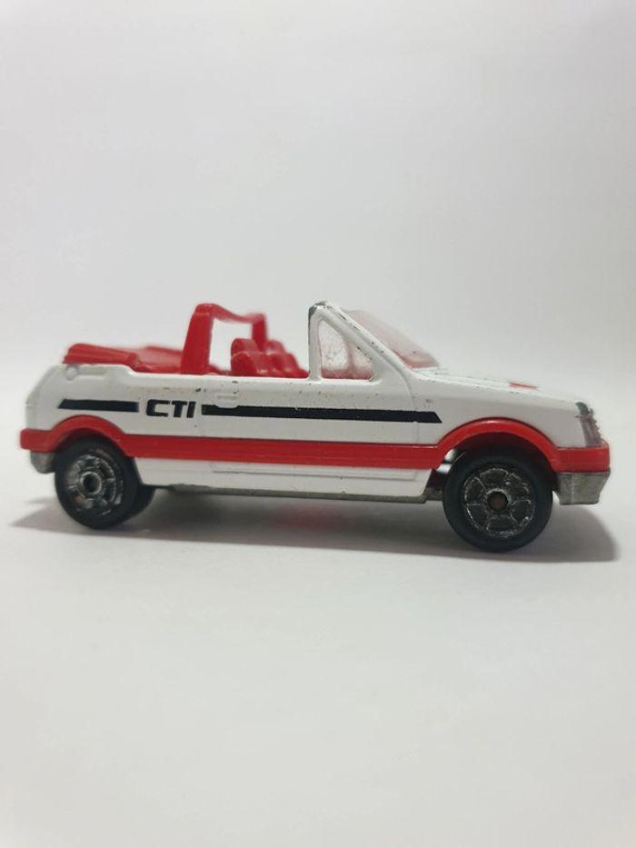 Peugeot 205 Cabriolet CTI Blanc Majorette 201 210 - 1/53 🇫🇷 - photo numéro 4