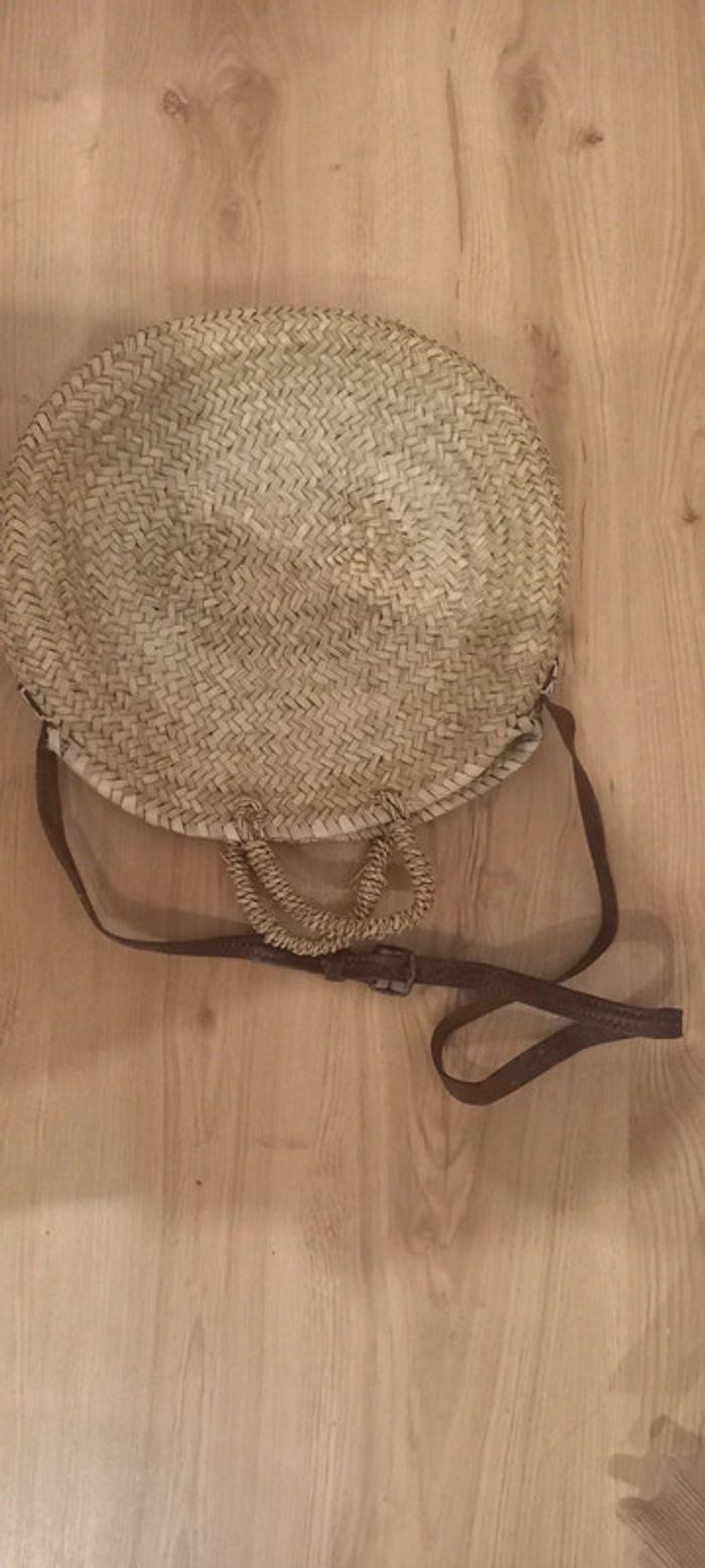 Sac rond en paille tissée avec lanière en cuir - photo numéro 2