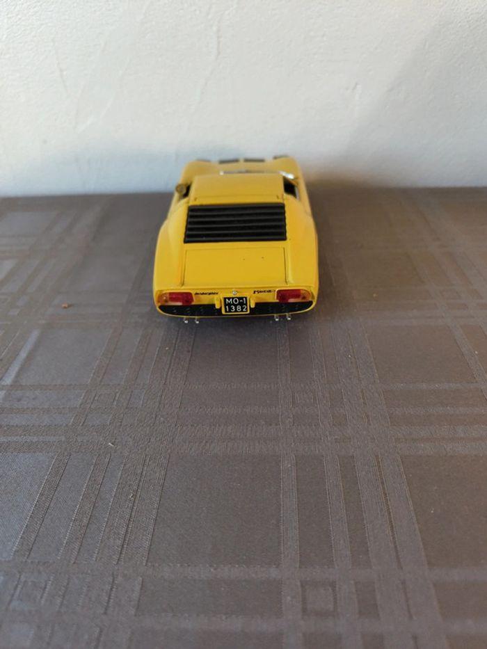 Voiture Lamborghini jaune 1/18 - photo numéro 5